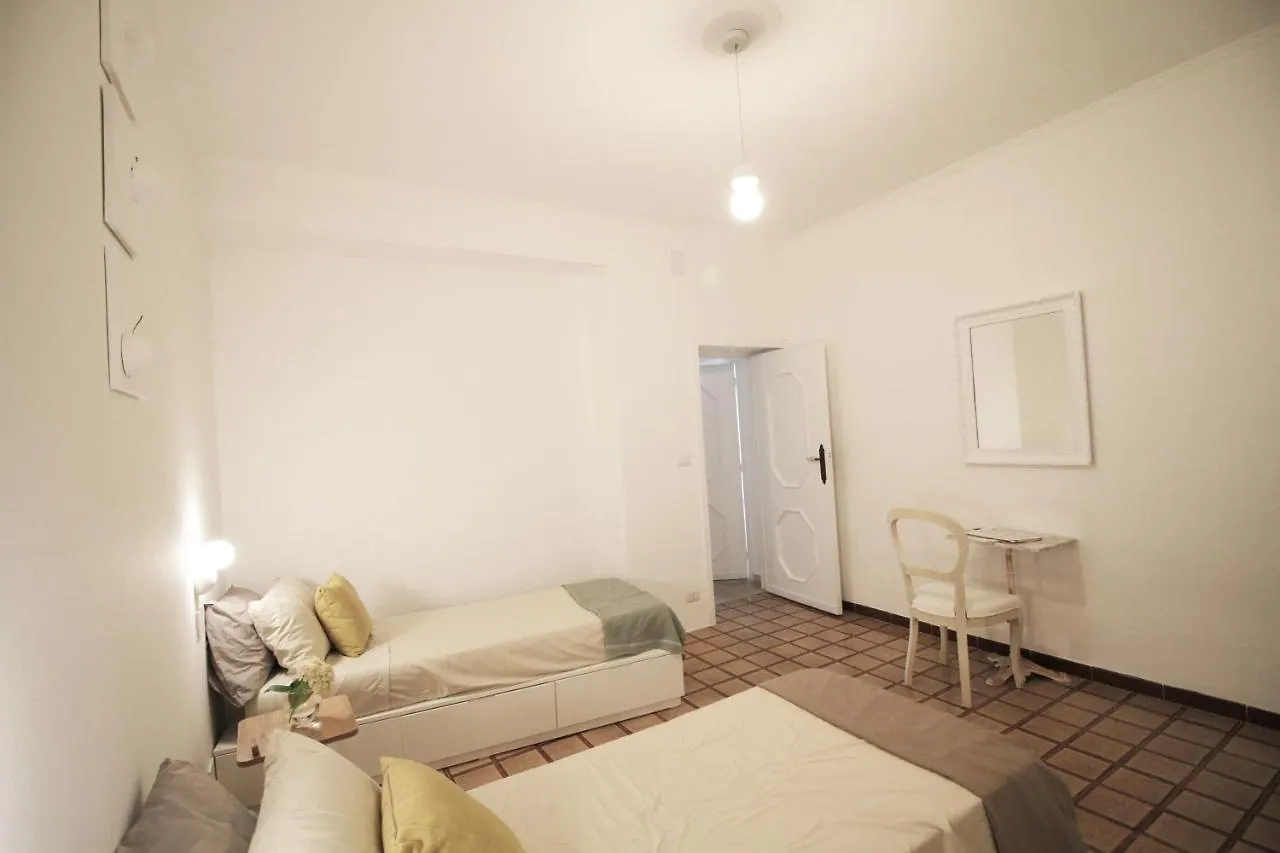 Tap Apartments - In Independent House With Private Garden Alghero Italië